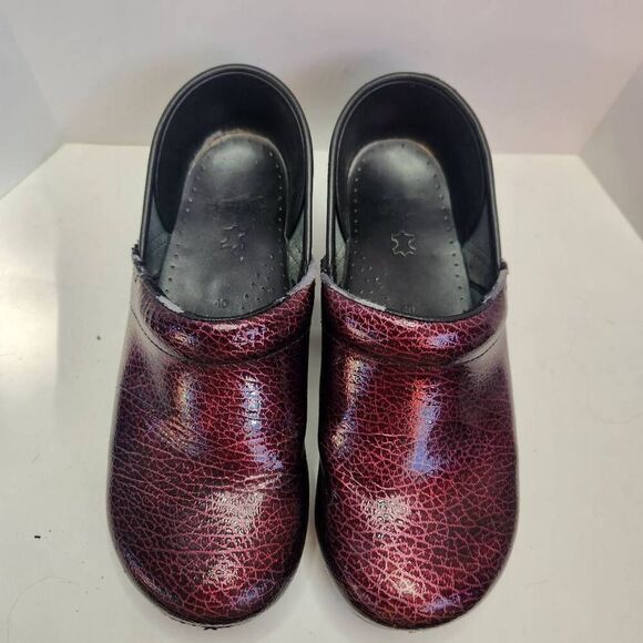 Dansko Womens Dark Red Crackle Design Professional Clog Comfort Shoes Size 40 - Picture 3 of 10